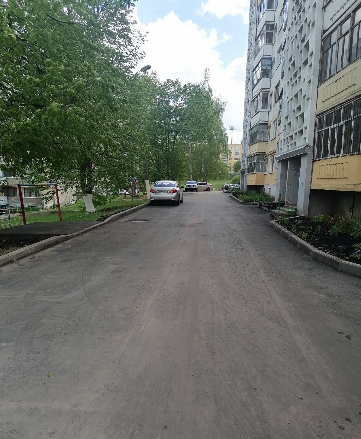 В Саранске продолжается благоустройство дворовых территорий по программе «Формирование комфортной городской среды» нацпроекта «Жилье и городская среда»
