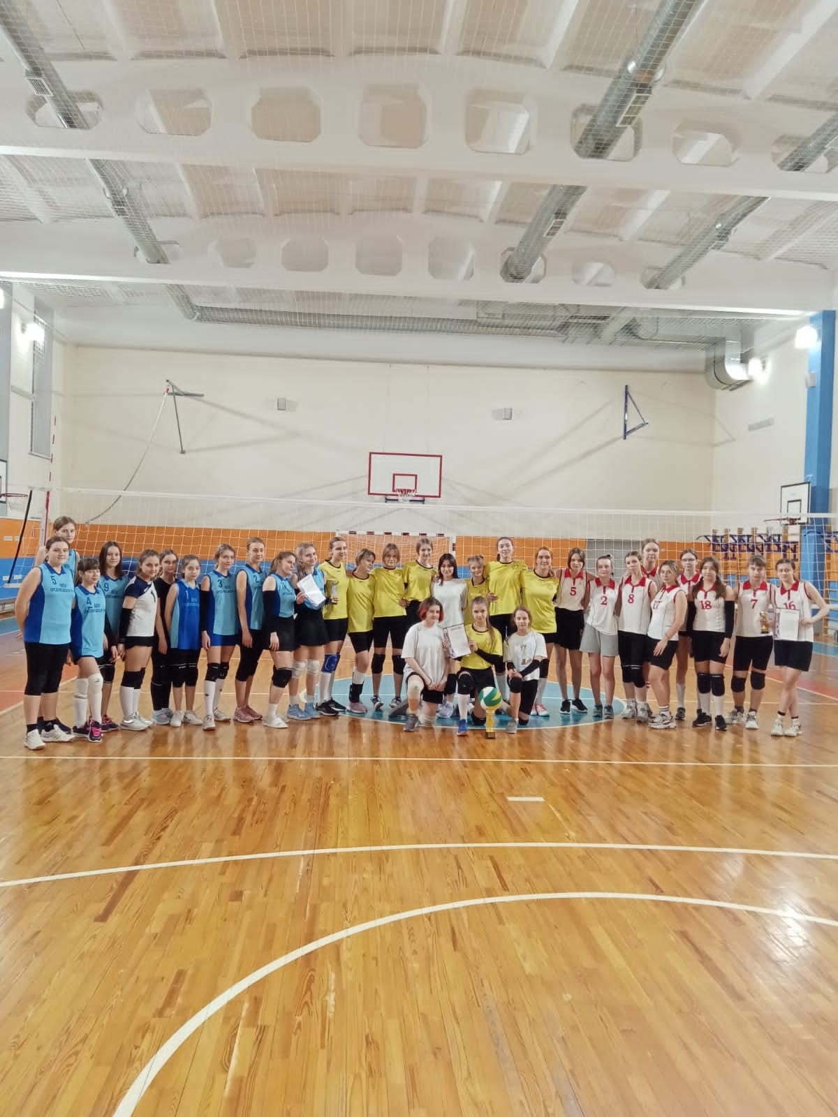 В районах городского округа Саранск состоялись соревнования  по волейболу среди девушек в рамках проведения Спартакиады муниципальных общеобразовательных организаций 