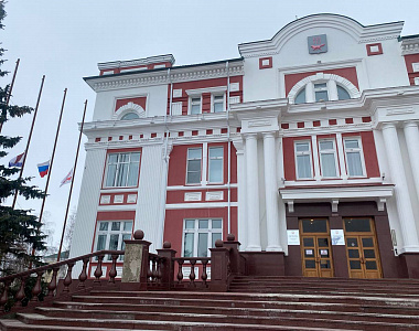В Саранске в знак скорби по погибшим в «Крокус Сити Холле» приспущены государственные флаги
