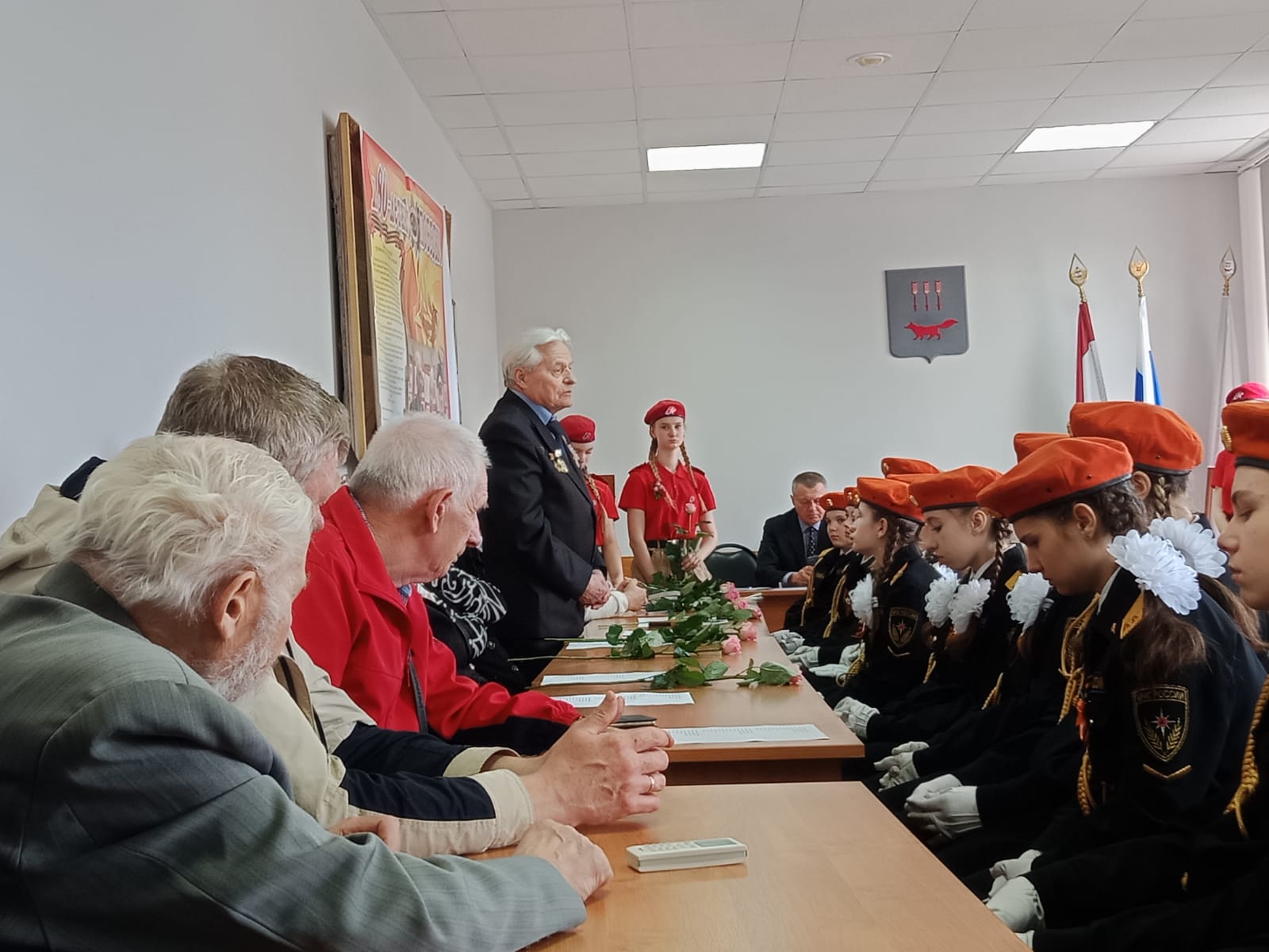 В Совете ветеранов Ленинского района состоялась торжественная встреча, посвященная вручению медалей «Дети военного времени»  
