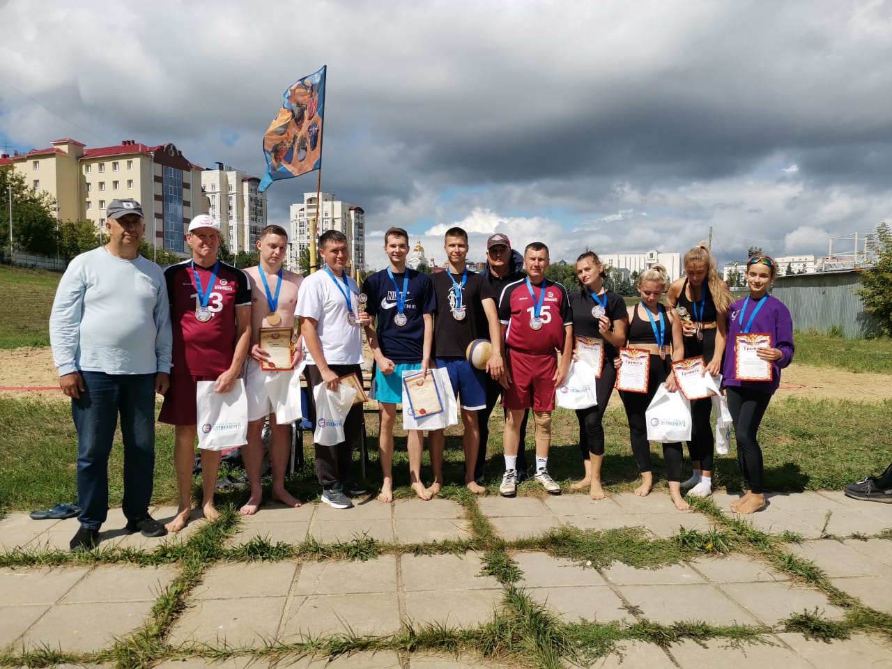 В Саранске в День физкультурника состоялся открытый городской турнир по пляжному волейболу 