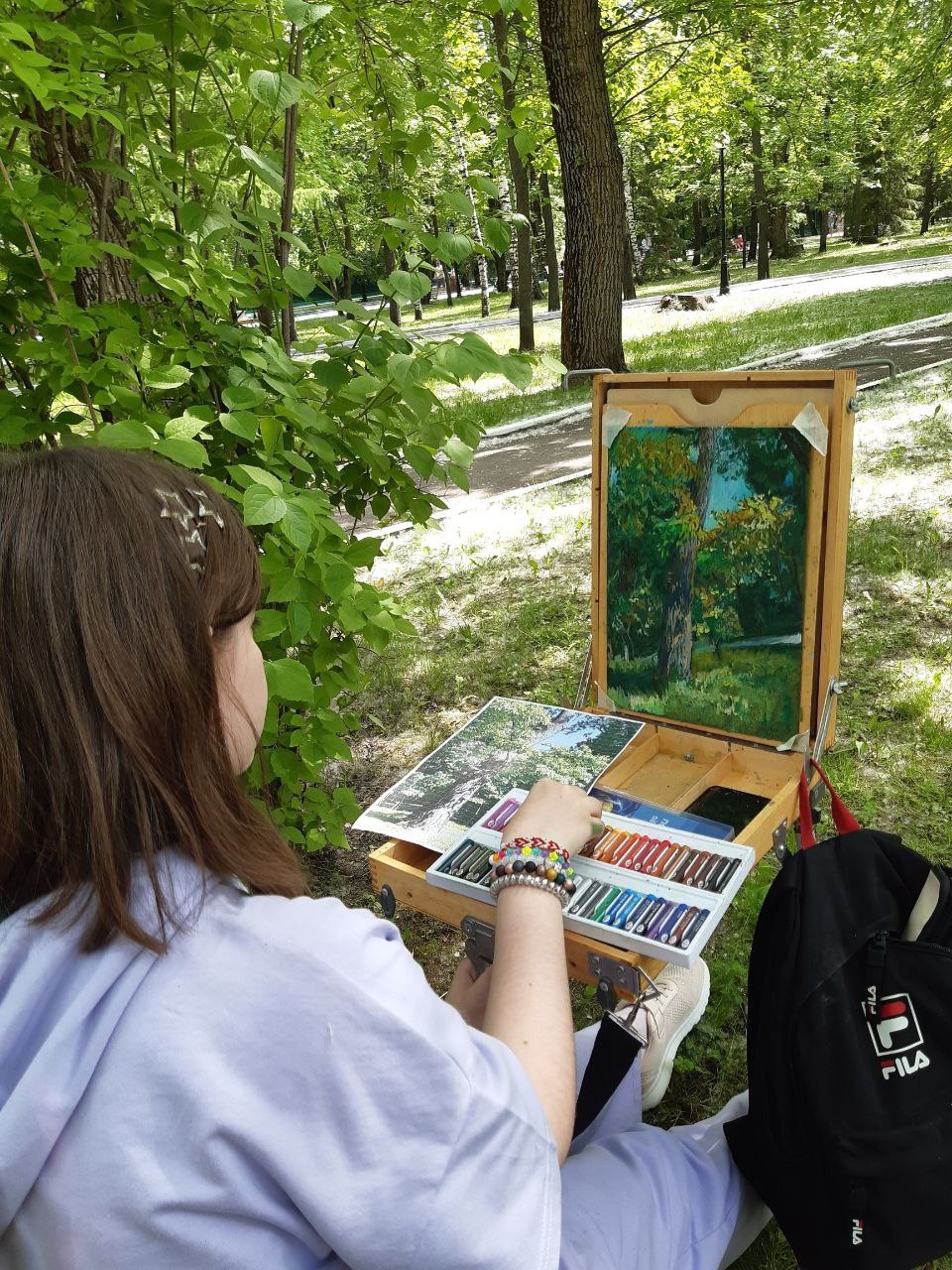 Учащихся Детской художественной школы № 1 рисуют пейзажи родного Саранска