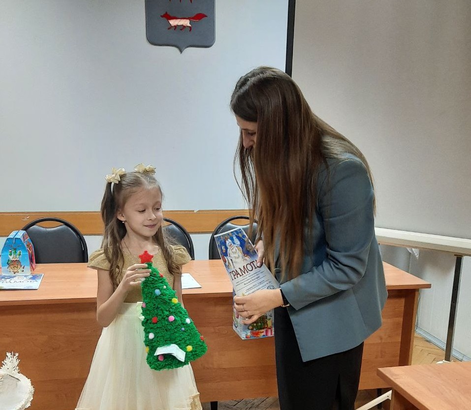 В Ленинском районе г.о. Саранск  подведены итоги новогоднего конкурса «Фабрика Деда Мороза»