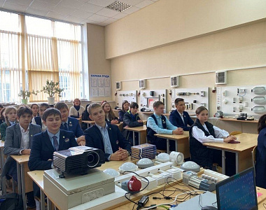 21 сентября обучающиеся 9А класса Саранской гимназии № 23 посетили электромеханический колледж