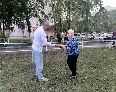 В Пролетарском районе Саранска для жителей многоквартирных домов организовали праздник двора